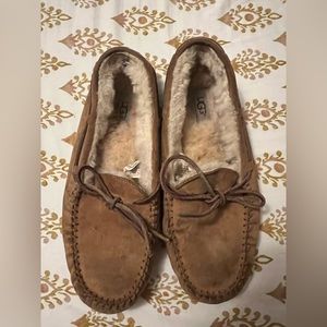 UGG Dakota Chestnut Leather Shearling Lined Slip on Moccasin Slipper Size 9